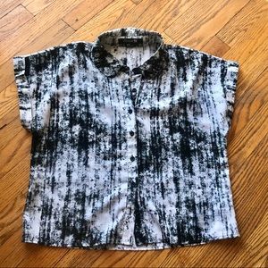 Short sleeve graphic button up